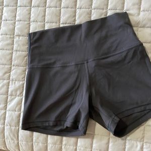 Lululemon Align short 4” black- size 8